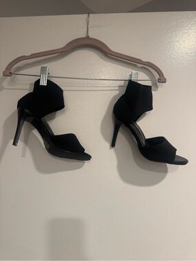 Newbella Black Open Toe Ankle Wrap Stiletto Heels Size 5 Like New